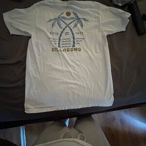 white billabong shirt size med but fits small